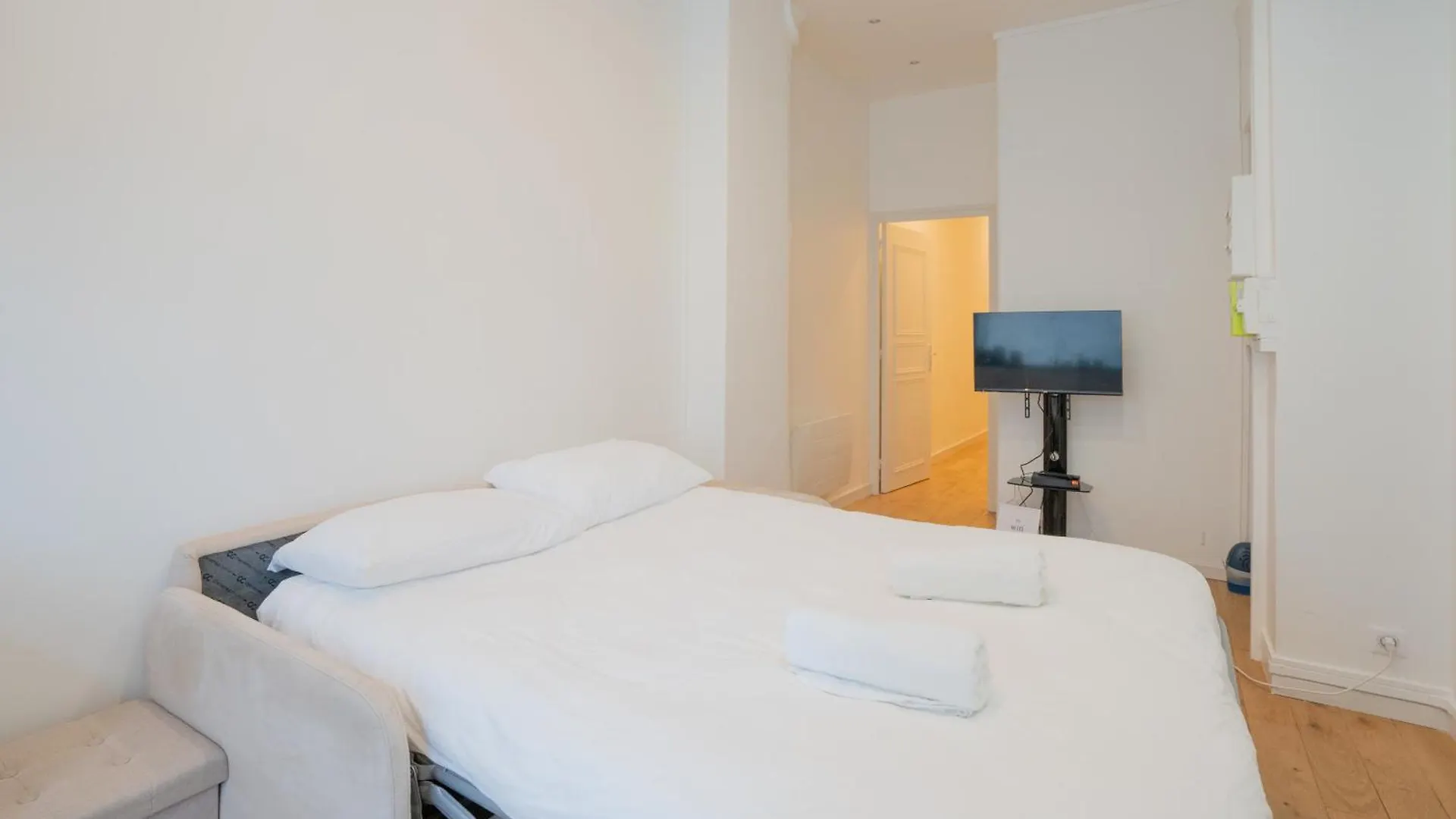 Apartament Eiffel Sakura ~ Proche Tour Eiffel, Orsay, Rer C Paryż