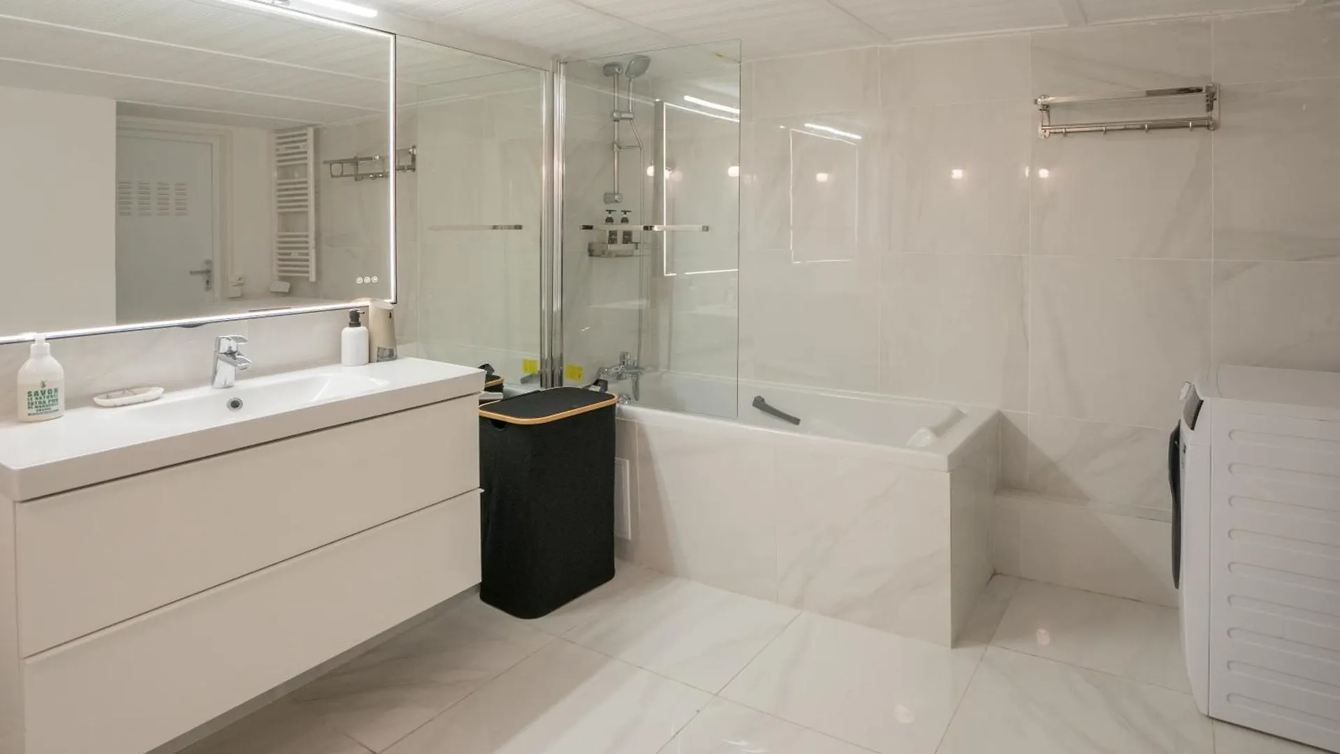 Apartament Eiffel Sakura ~ Proche Tour Eiffel, Orsay, Rer C Paryż