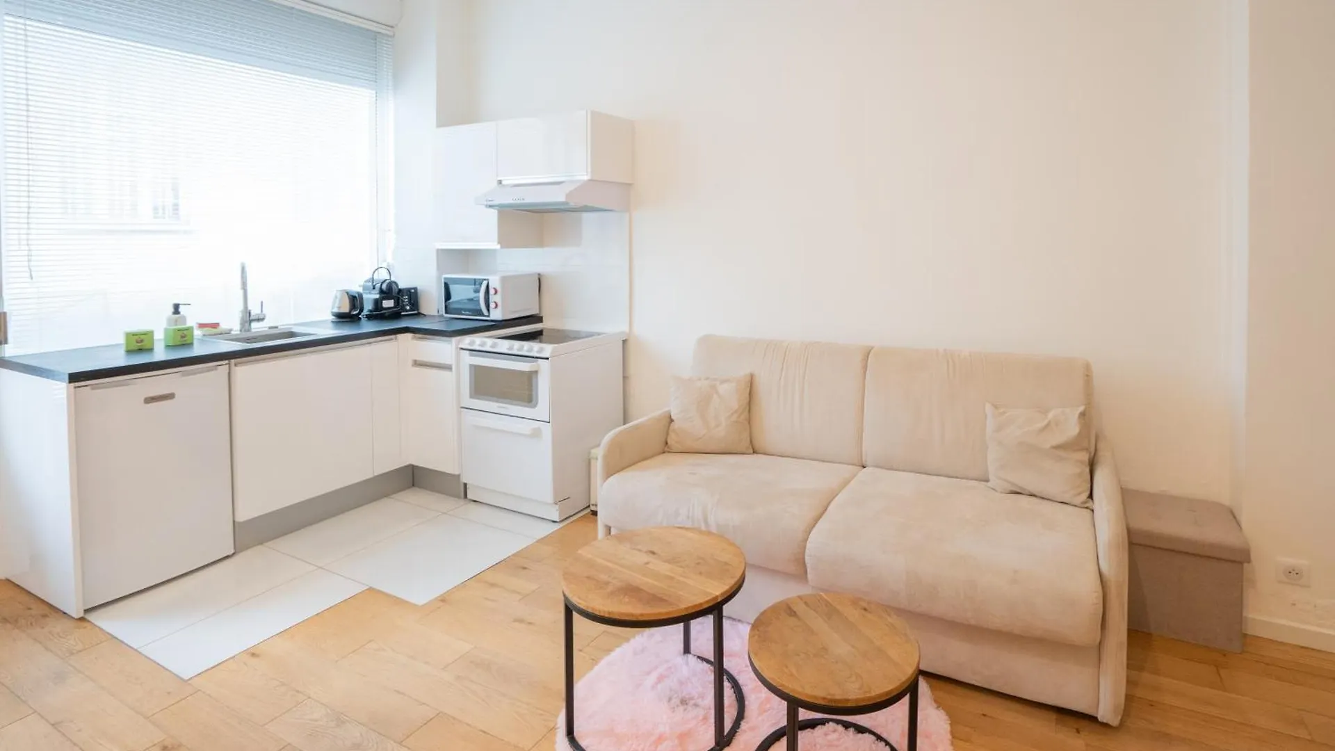 Apartament Eiffel Sakura ~ Proche Tour Eiffel, Orsay, Rer C Paryż